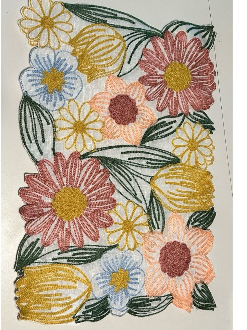 4 Floral Embroidered Cut Out Rectangle Dinner Table Placemats